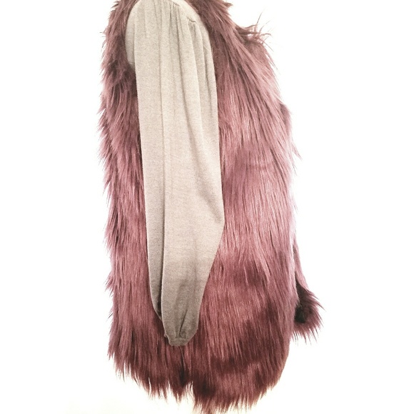 Romeo + Juliet couture Faux Fur Vest - Picture 3 of 3